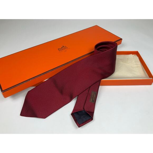 Men’s Hermès Red 100% Silk Geometric Neck Tie REF: 429124T | No Box - Picture 2 of 3